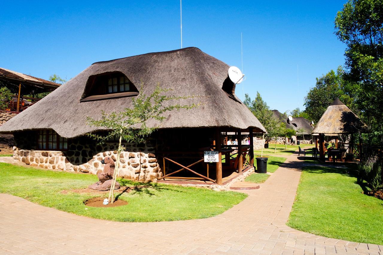 Thandabantu Game Lodge Roossenekal Exterior foto
