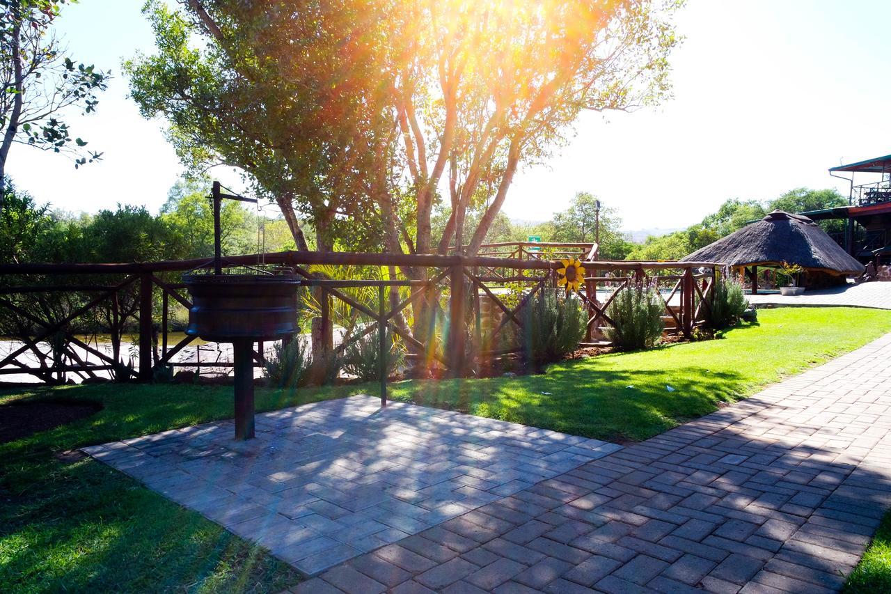 Thandabantu Game Lodge Roossenekal Exterior foto